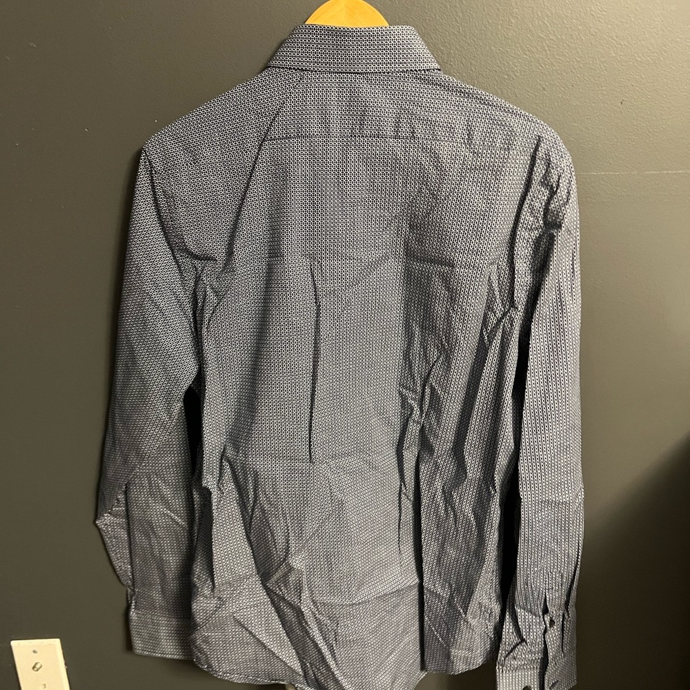 Express button down - Picture 2 of 3